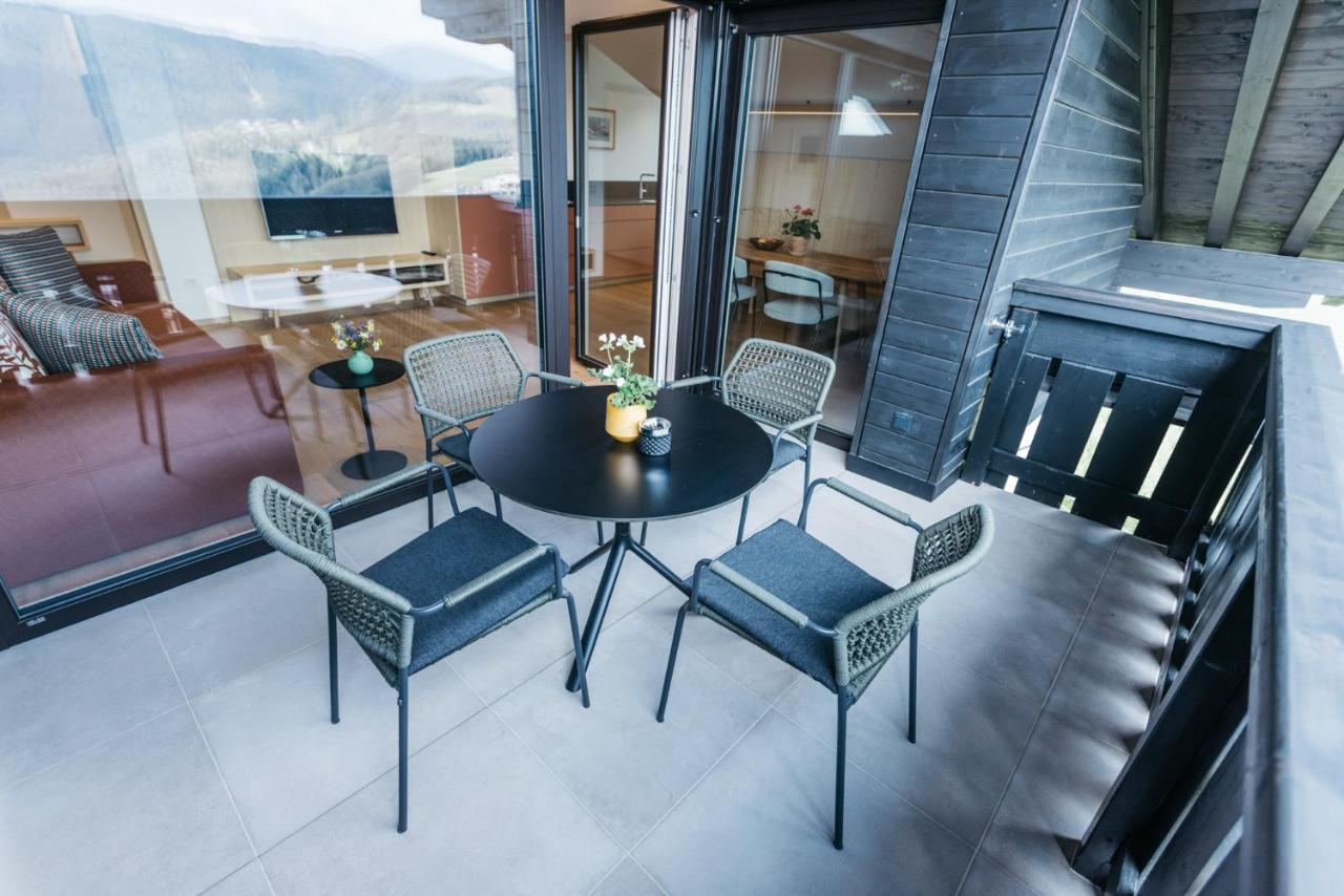 Lisis Loggia Apartment Нова Поненте Екстериор снимка